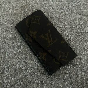 vintage LV 6 key holder